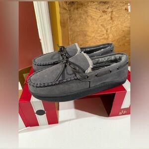Grey Moccasins Slippers W 7.5-8.5 M 6/7
